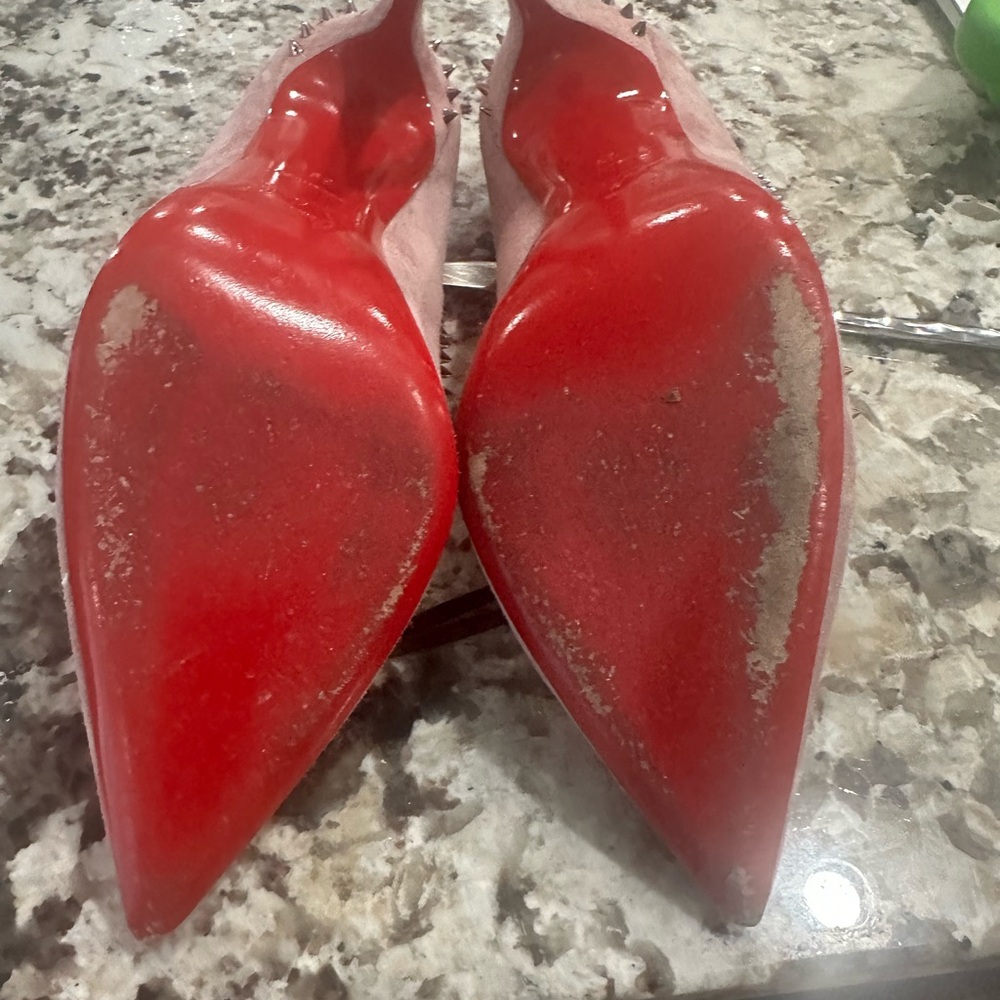 Christian Louboutin pink suede pumps. - Picture 7 of 13